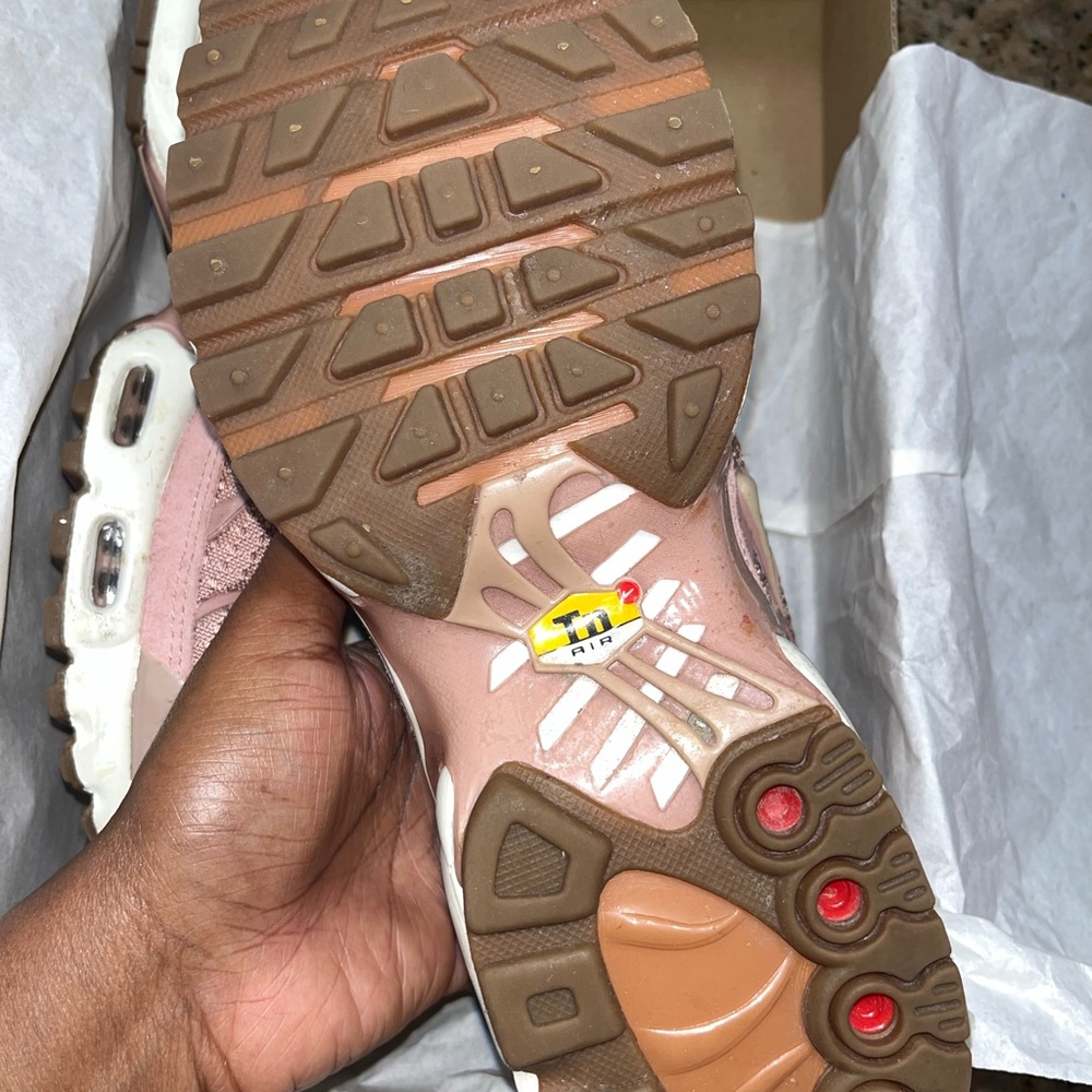 Air Max Plus - Picture 3 of 4